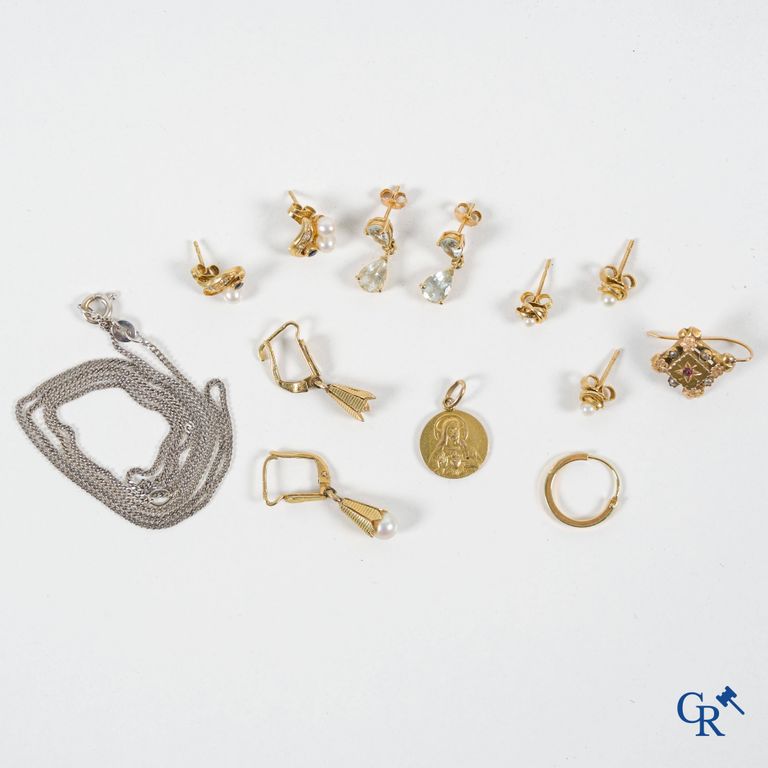 مشغولات ذهبية- أرشيفية