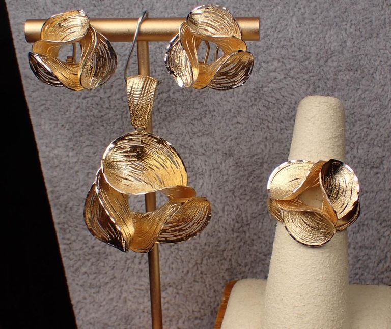 مشغولات ذهبية- أرشيفية