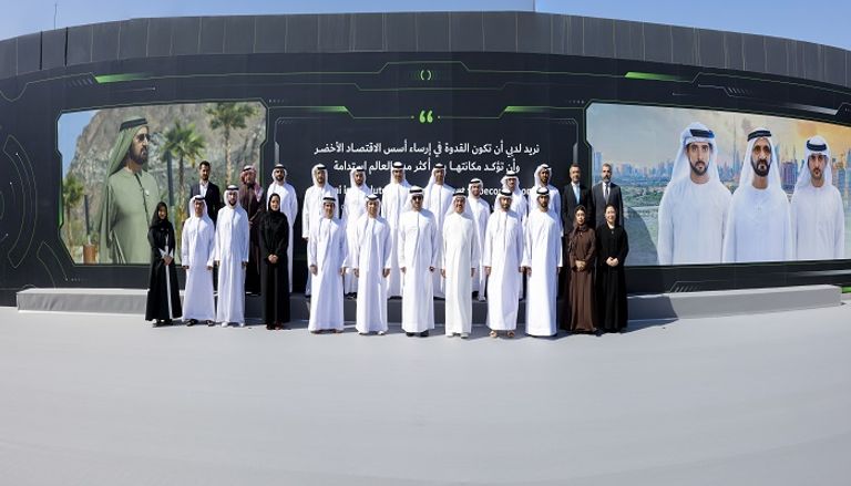 الشيخ مكتوم بن محمد بن راشد آل مكتوم خلال تدشين المرحلة الثانية