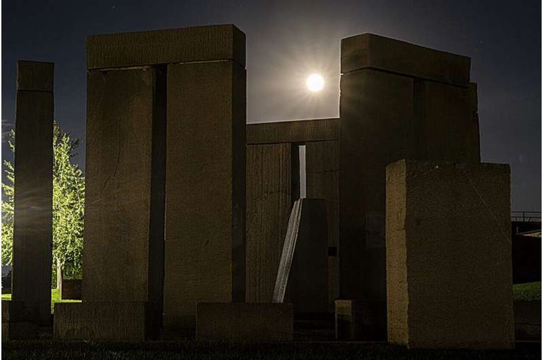 دراسة تشكك في تأثير الإغلاق أثناء جائحة كورونا على درجة حرارة القمر