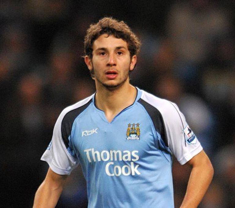 جمال عبدون عمر مرموش لاعب آينتراخت فرانكفورت