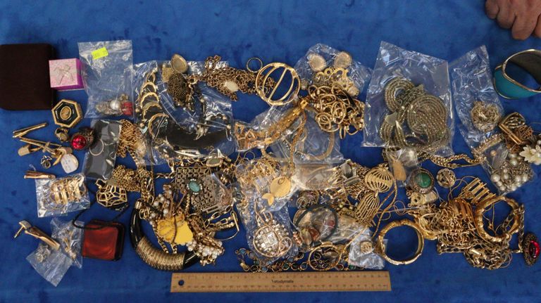 مشغولات ذهبية - أرشيفية