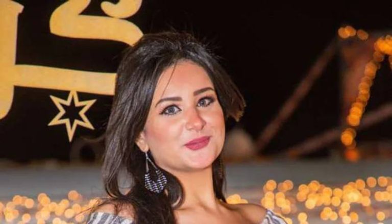 أزمة المذيعة آلاء عبد العزيز