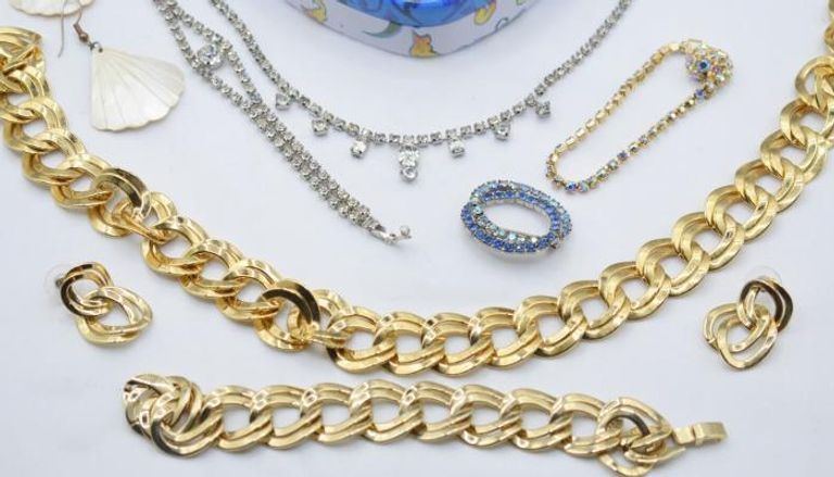 مشغولات ذهبية في أحد المحال