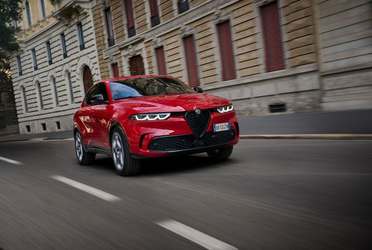 مواصفات ألفا روميو تونالي موديل 2025 ألفا روميو تونالي 2025