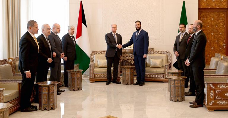 أحمد الشرع يستقبل رئيس الوزراء الفلسطيني