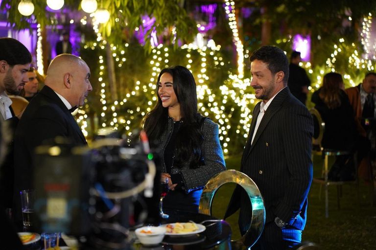 أكرم حسني في كواليس مسلسل "الكابتن" 