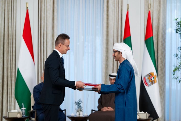 الشيخ محمد بن زايد آل نهيان وفيكتور أوربان