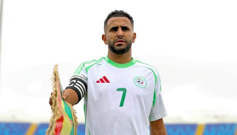 محرز قائد منتخب الجزائر