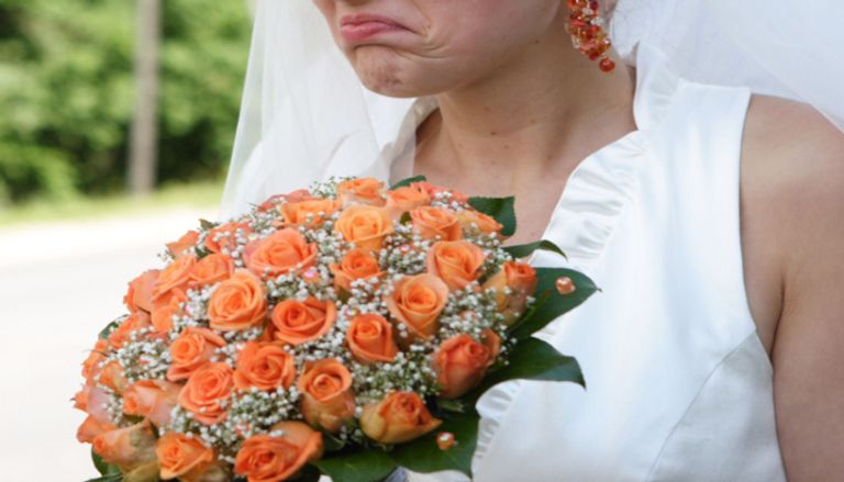 غياب تهنئة بالخطوبة يهدد دعوة إلى الزفاف