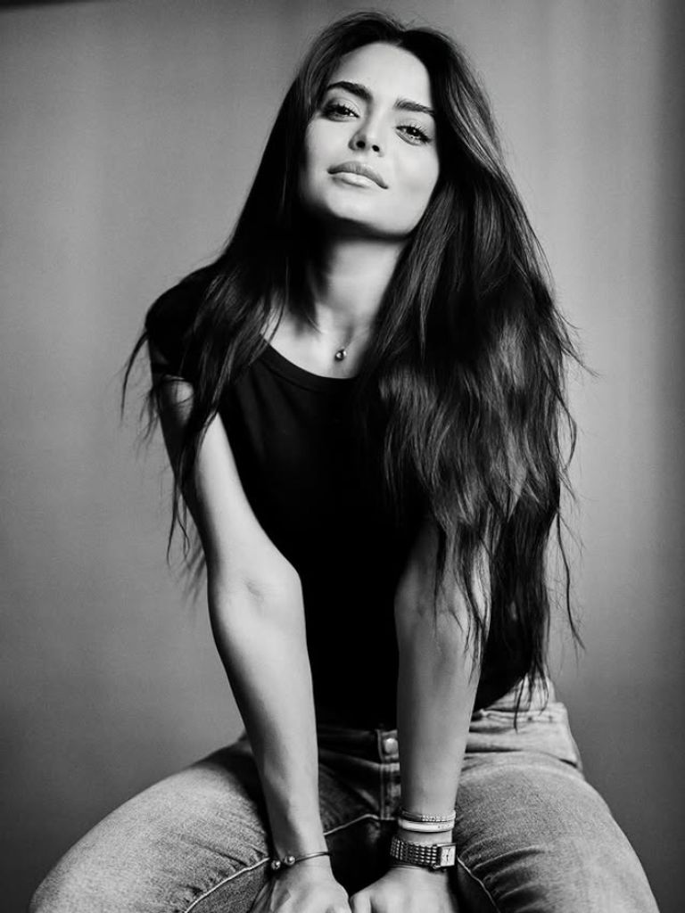 أسماء جلال أسماء جلال