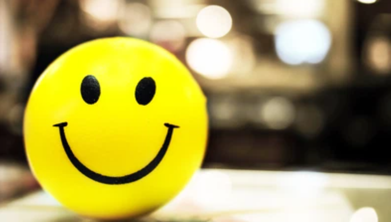 اليوم العالمي للابتسامة 2025