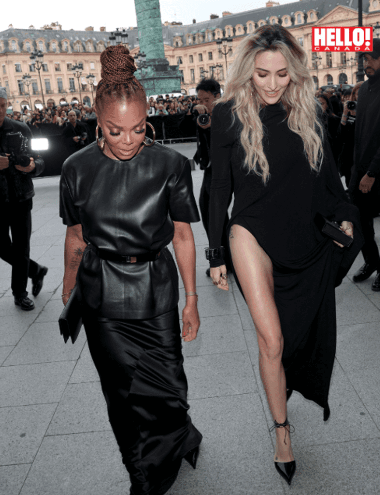 باريس جاكسون وعمتها جانيت 