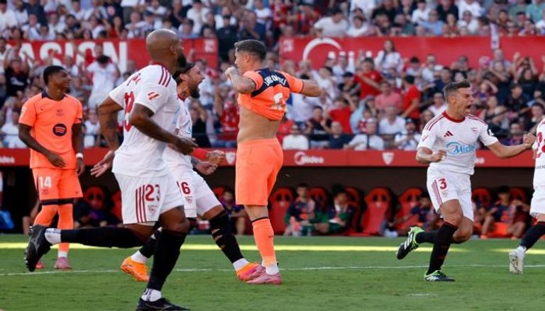 برشلونة يخسر 1-4 أمام إشبيلية