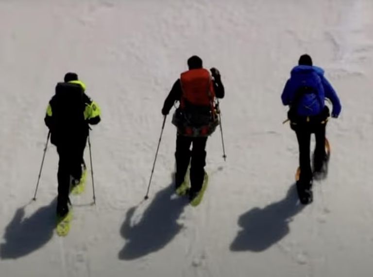 بيت جليدي قرب جبل بوغونغ