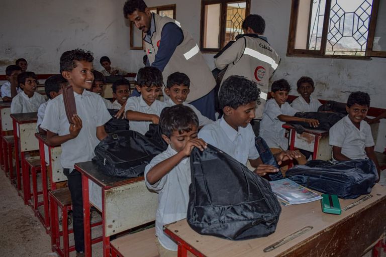 الإمارات تواصل دورها الإنساني في اليمن