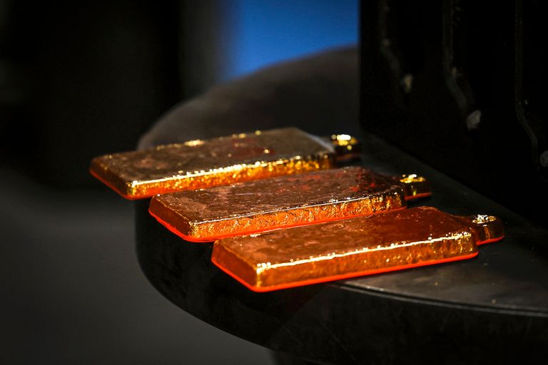 أوقية من الذهب - رويترز