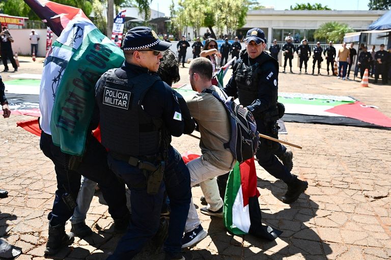 جانب من المظاهرات المؤيدة للفلسطينيين