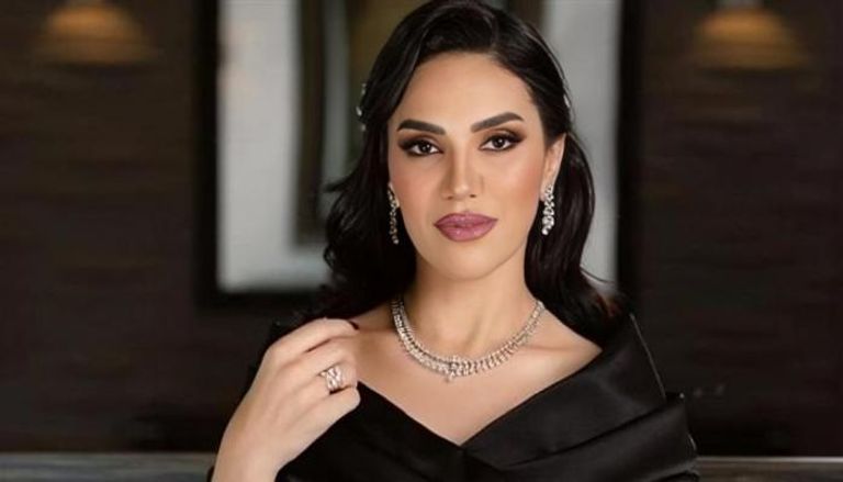 الفنانة مي فاروق