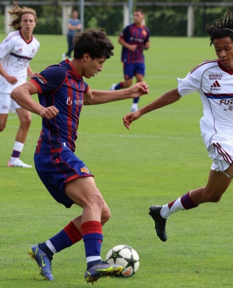 يونس هانسال النجم المصري محمد صلاح