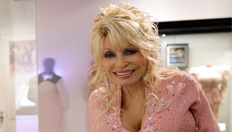 تفاصيل الحالة الصحية لدوللي بارتون تفاصيل الحالة الصحية لدوللي بارتون