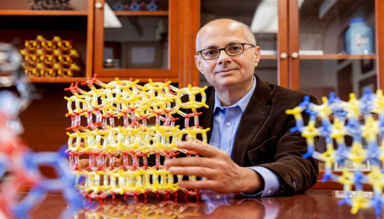 عمر ياغي الفائز بجائزة نوبل للكيمياء 2025