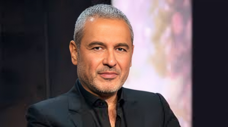 عرض مجموعة إيلي صعب في أسبوع باريس للموضة عرض مجموعة إيلي صعب في أسبوع باريس للموضة