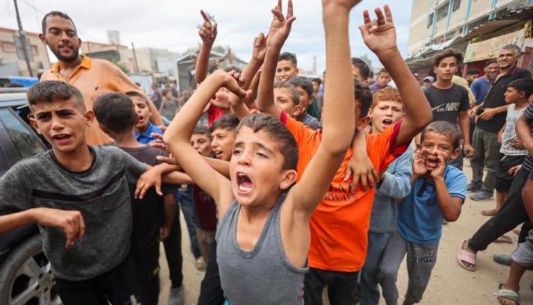 أطفال فلسطينيون يحتفلون في غزة