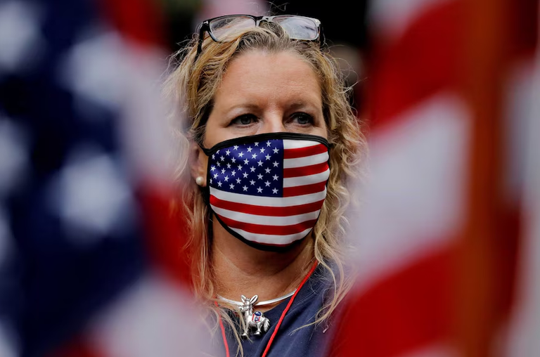 إلزام مواطني مقاطعة أمريكية بارتداء الكمامات