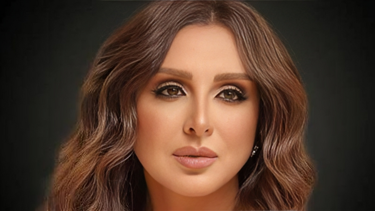 الفنانة أنغام