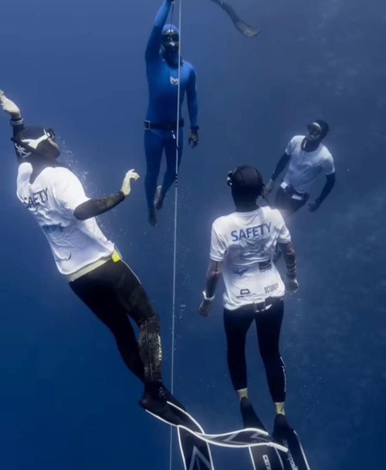 جمعية غواصي عدن.. المهمة حماية الأرواح 