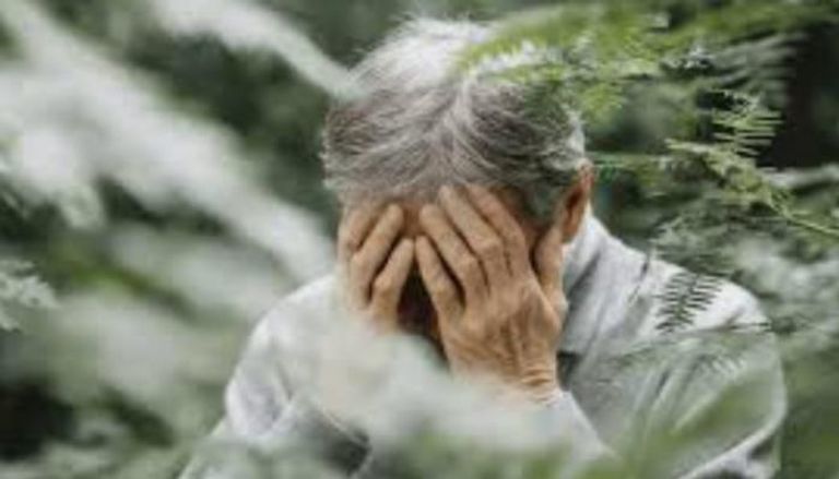 مُسن في مأزق ـ تعبيرية