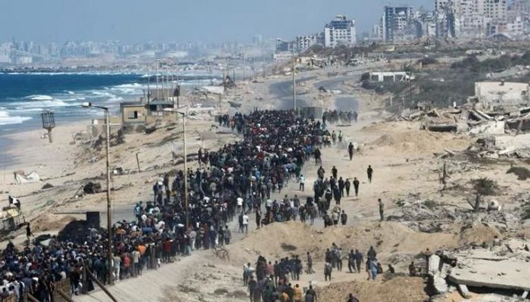 آلاف النازحين يعودون إلى شمال قطاع غزة