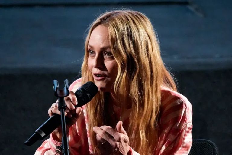 النجمة الفرنسية فانيسا بارادي