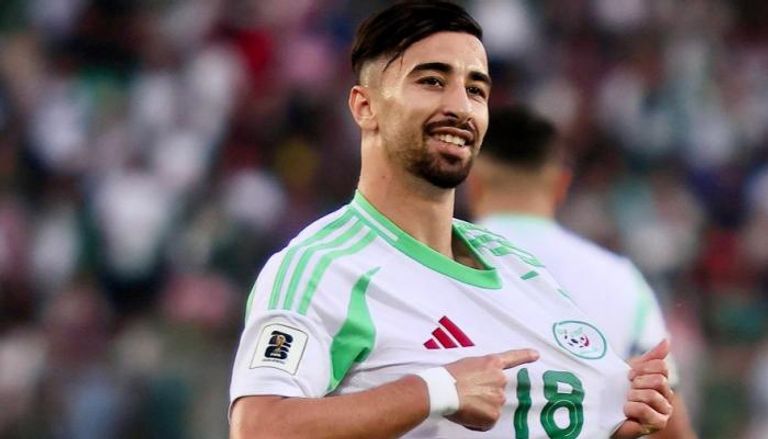 عمورة نجم منتخب الجزائر