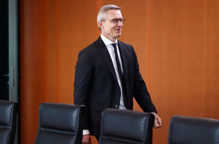 أوروبا تستهدف بناء بنية تحتية رقمية خاصة بها