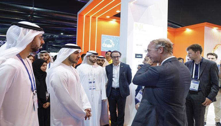 الشيخ محمد بن راشد بن محمد بن راشد آل مكتوم يزور معرض «إكسباند نورث ستار»