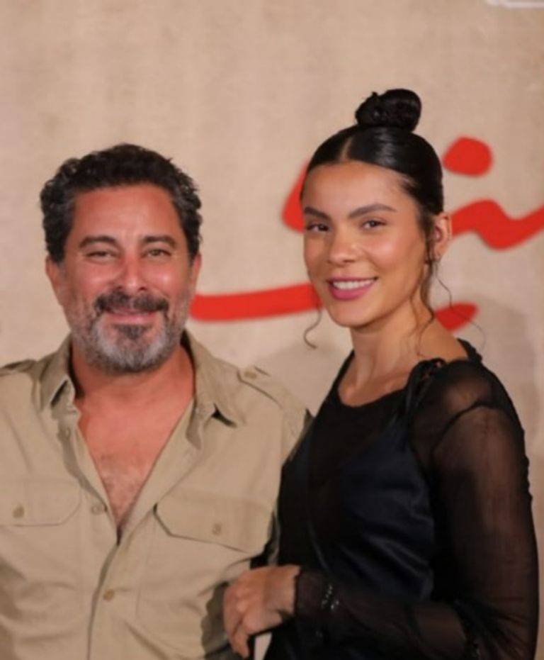 هادي الباجوري مع عدد من الفنانين وخطيبته