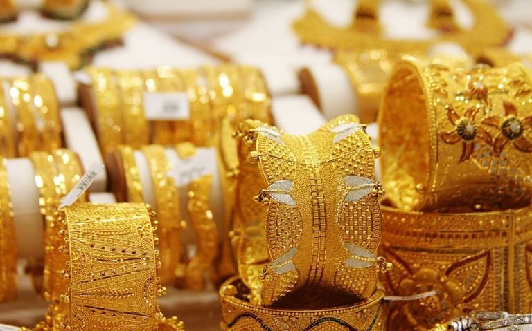 كم وصل سعر مثقال الذهب اليوم في العراق عيار 21؟ مشغولات ذهبية
