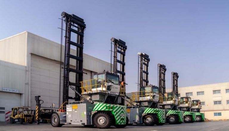 مركبات النقل الكهربائية الداخلية لـ«دي بي ورلد» بميناء جبل علي
