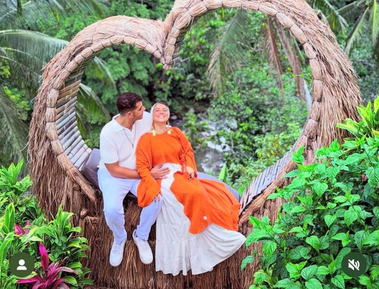 دينا هشام وزوجها