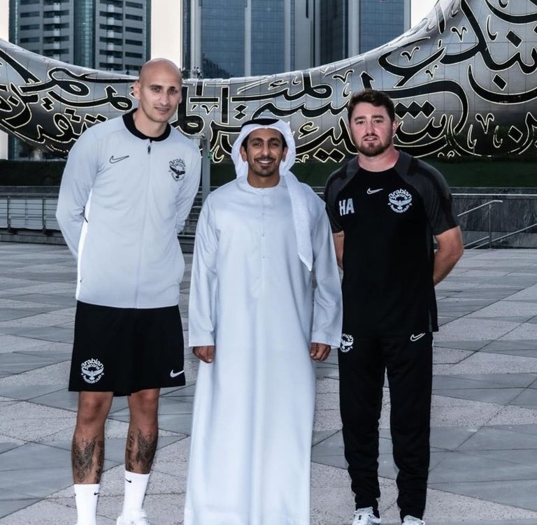 شيلفي في نادي الصقور جونجو شيلفي لاعب فريق الصقور الإماراتي