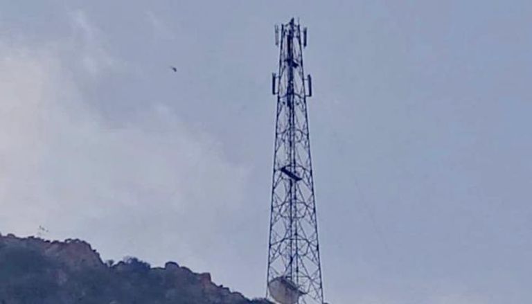 أحد أبراج الاتصالات العسكرية للحوثيين.. أرشيفية