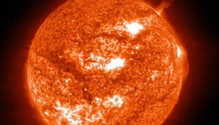 العلماء رصدوا اقتراب 4 دفعات قوية من الطاقة الشمسية