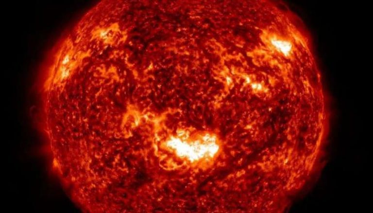 العلماء رصدوا اقتراب 4 دفعات قوية من الطاقة الشمسية