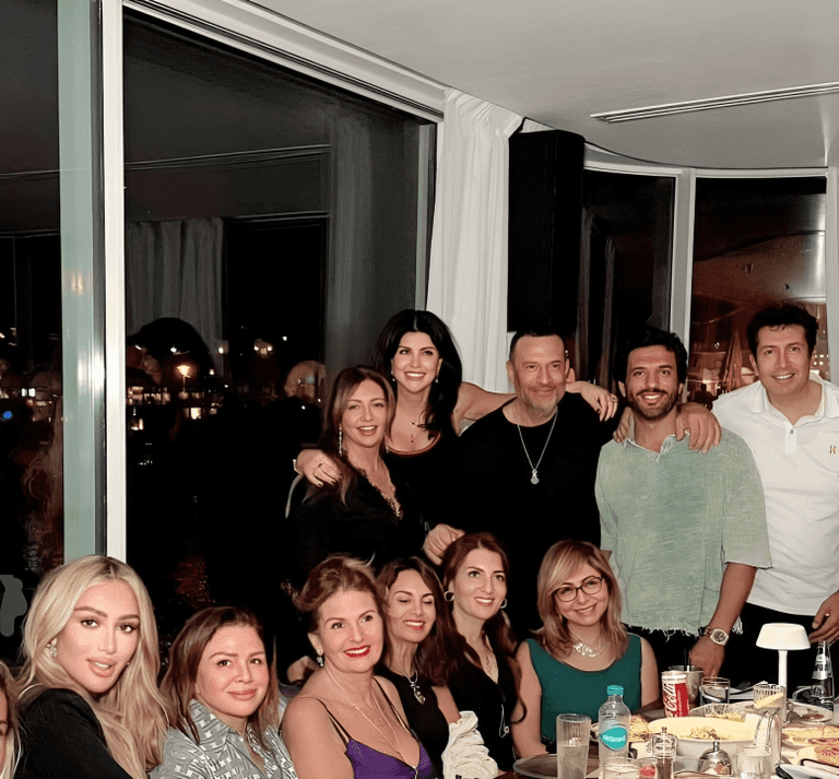 إلهام شاهين ونجوم الفن الفنانة إلهام شاهين والفنان محمود حميدة