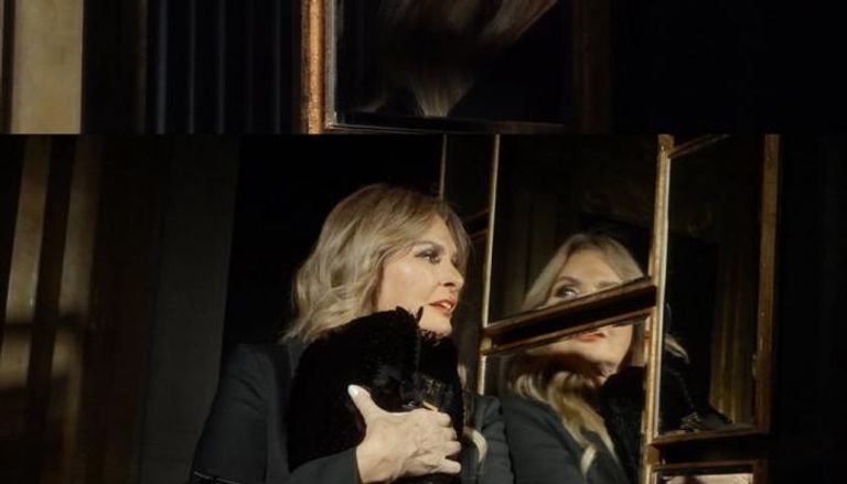 الفنانة يسرا