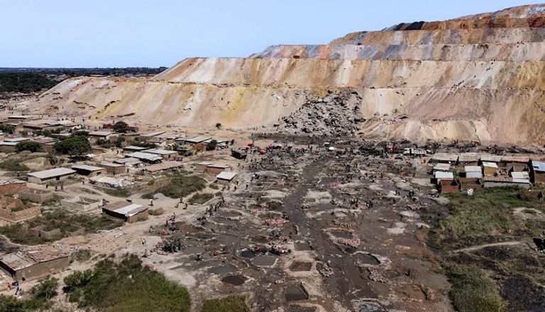 موقع لاستخراج الكوبالت والنحاس في جمهورية الكونغو الديمقراطية ترامب مع قادة أفارقة