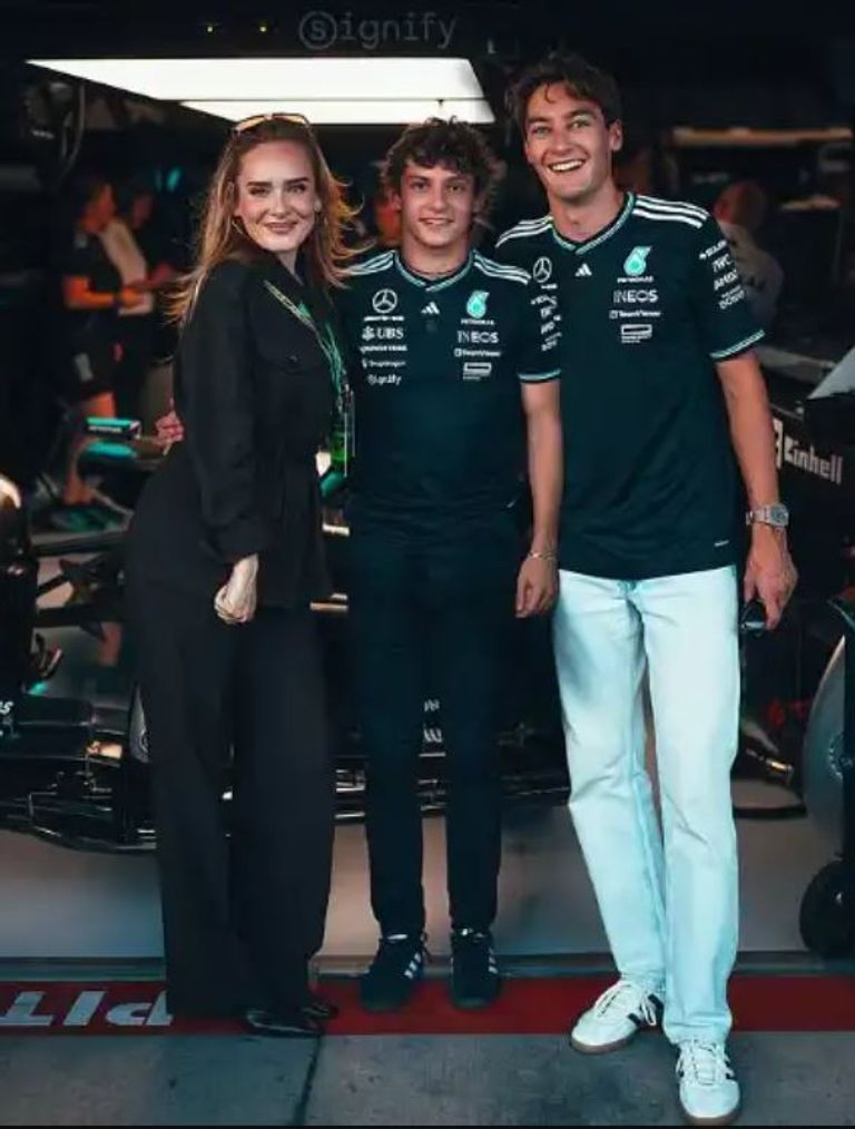 المغنية البريطانية العالمية أديل