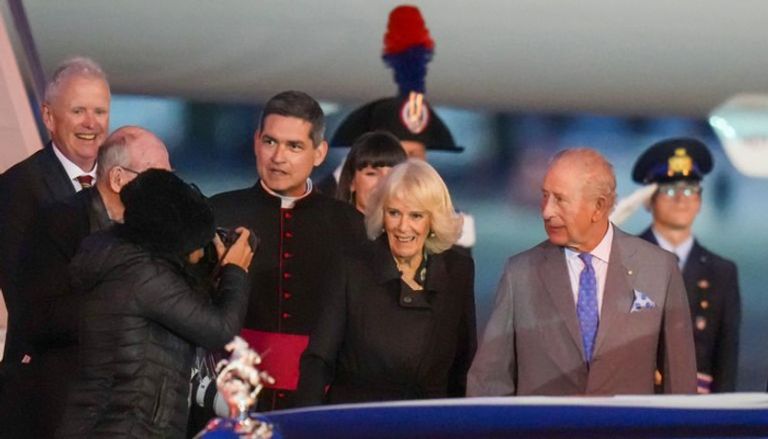 صلاة تشارلز الثالث والبابا ليون الرابع عشر صلاة تشارلز الثالث والبابا ليون الرابع عشر في الفاتيكان